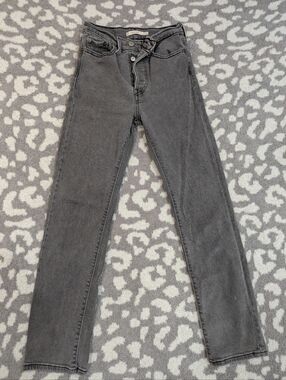 Levi's Straight Leg Jeans in Charcoal Gray